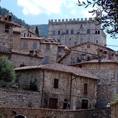 La Dimora Di Pietra Apartment Gubbio Bagian luar foto