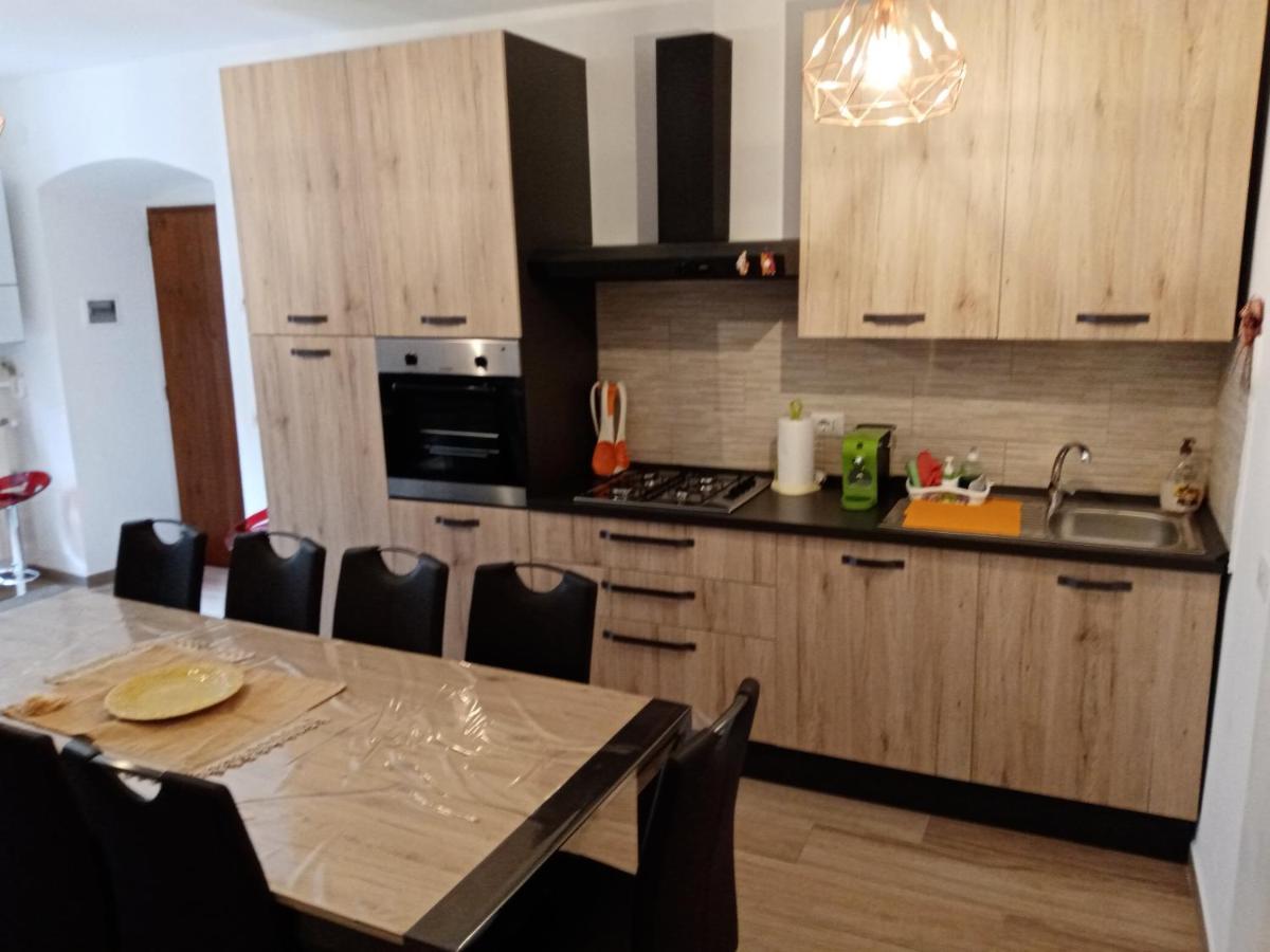 La Dimora Di Pietra Apartment Gubbio Bagian luar foto