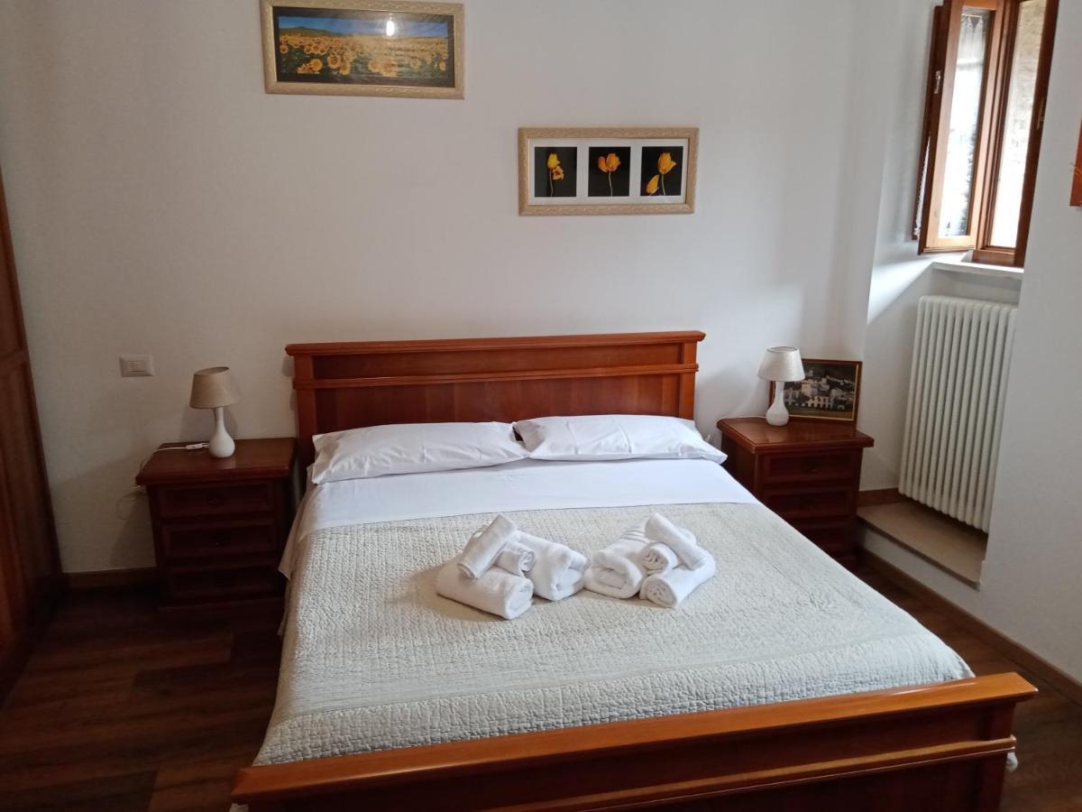 La Dimora Di Pietra Apartment Gubbio Bagian luar foto