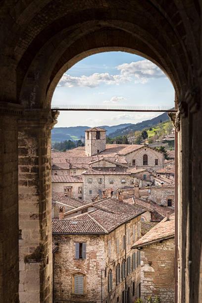 La Dimora Di Pietra Apartment Gubbio Bagian luar foto