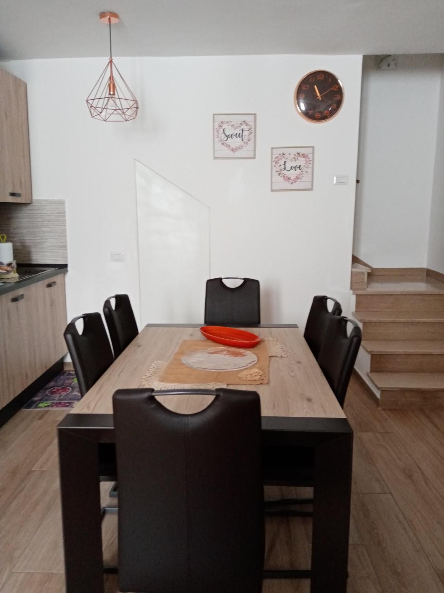 La Dimora Di Pietra Apartment Gubbio Bagian luar foto