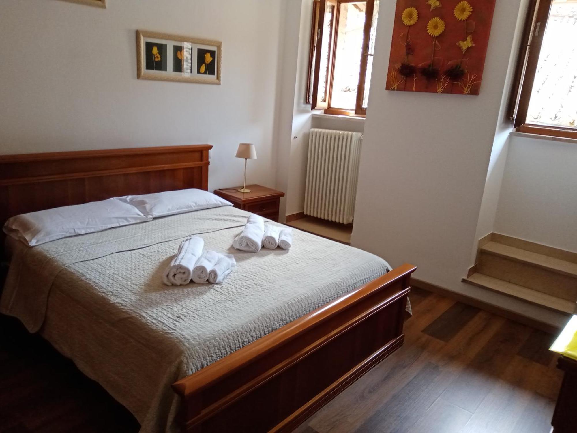 La Dimora Di Pietra Apartment Gubbio Bagian luar foto