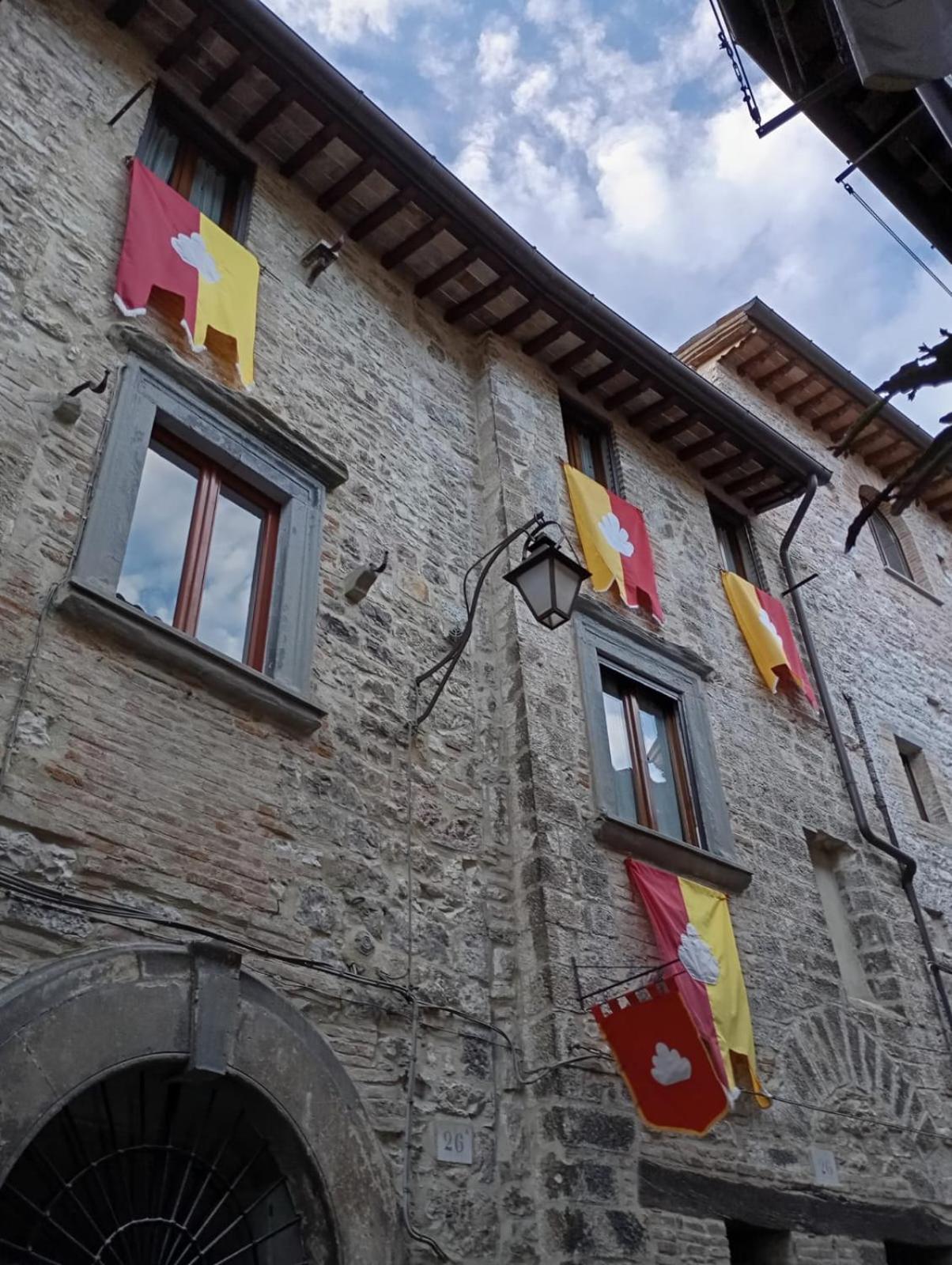 La Dimora Di Pietra Apartment Gubbio Bagian luar foto