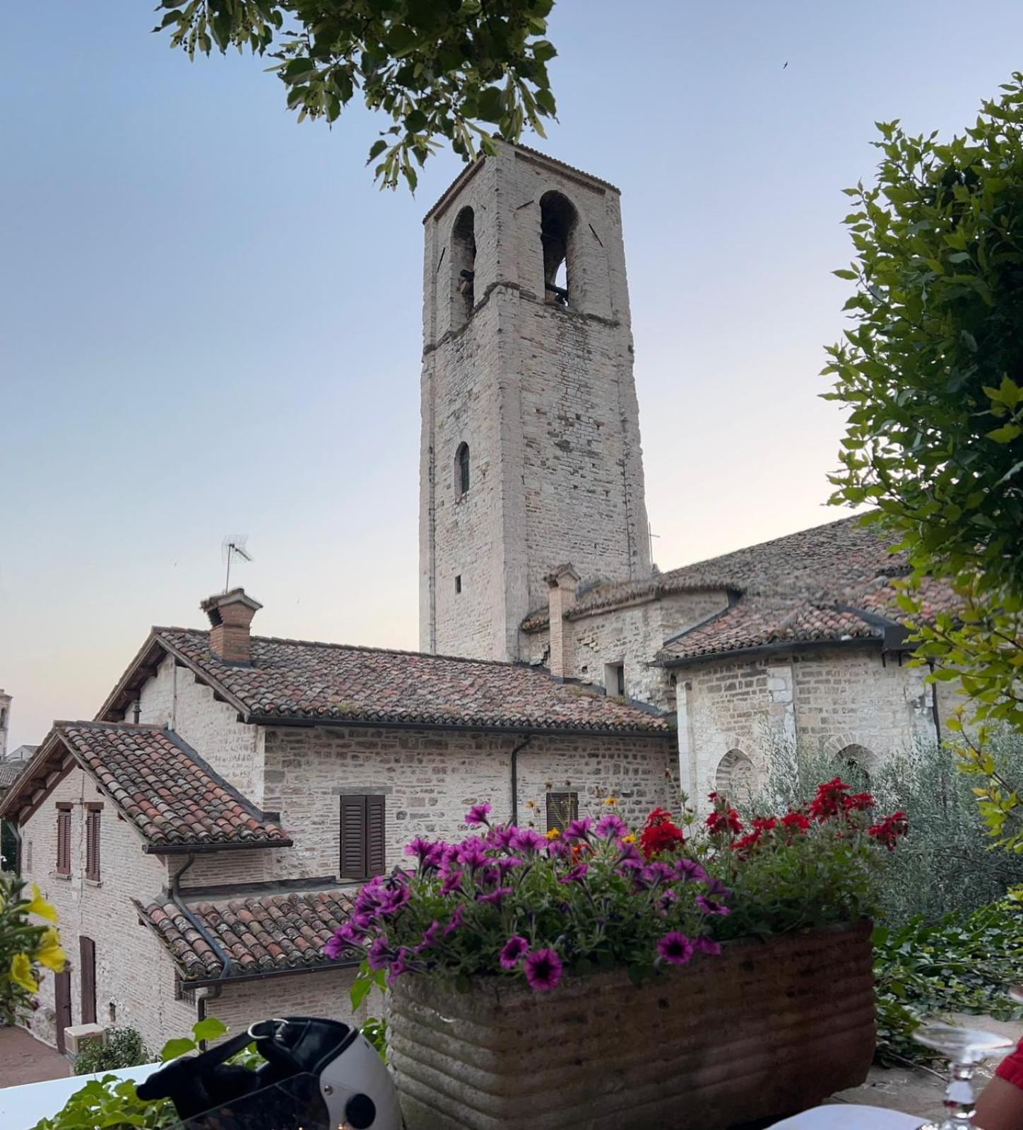 La Dimora Di Pietra Apartment Gubbio Bagian luar foto